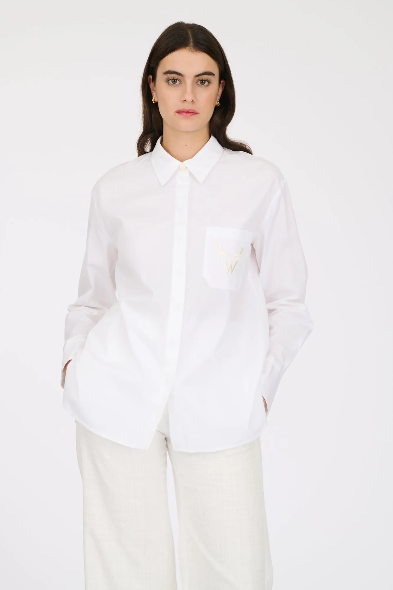 Chemise brodée en popeline blanche